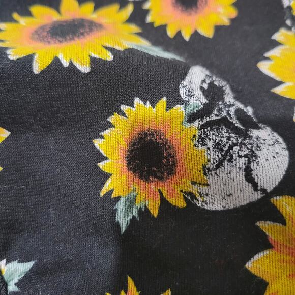 Hot Topic Shortalls Black Skull Sunflowers Bib Overall Jeans Shorts Romper Large - Picture 9 of 12
